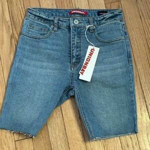 NWT Unionbay Medium Wash Denim Jean Shorts Bermuda Size 5 T35-8